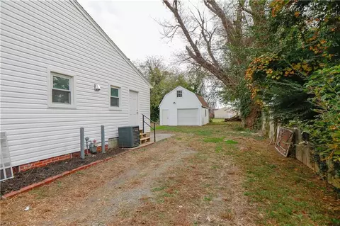 1210 Tulip St, Hampton, VA 23663 photo 3