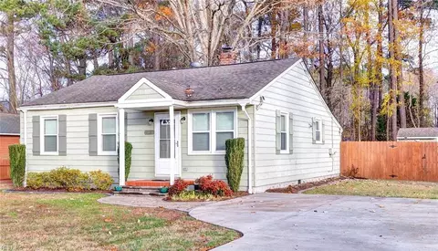 116 Oak St, Yorktown, VA 23693