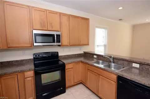 3101 Conservancy Dr, Chesapeake, VA 23323 photo 9
