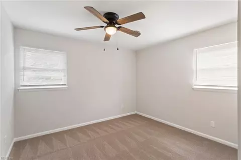 Bedroom - 8 Overton Dr, Hampton, VA 23666 photo 3 of 6