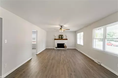 Living - 8 Overton Dr, Hampton, VA 23666 photo 4 of 5