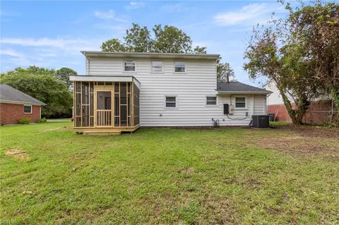 Exterior - 8 Overton Dr, Hampton, VA 23666 photo 5 of 9