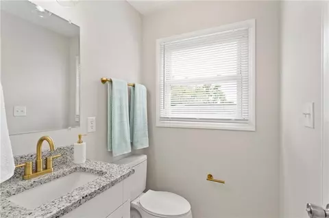 Bath - 8 Overton Dr, Hampton, VA 23666 photo 3 of 5