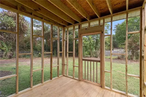 Exterior - 8 Overton Dr, Hampton, VA 23666 photo 9 of 9