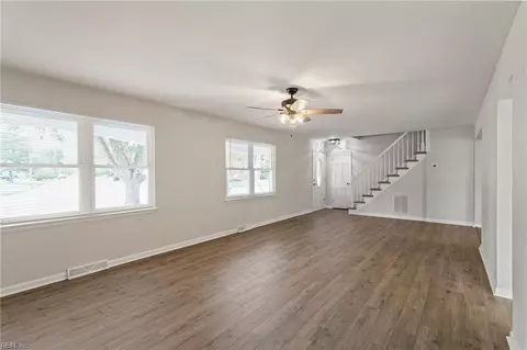 Living - 8 Overton Dr, Hampton, VA 23666 photo 2 of 5
