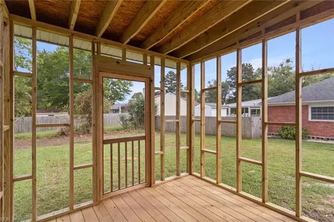 Exterior - 8 Overton Dr, Hampton, VA 23666 photo 7 of 9