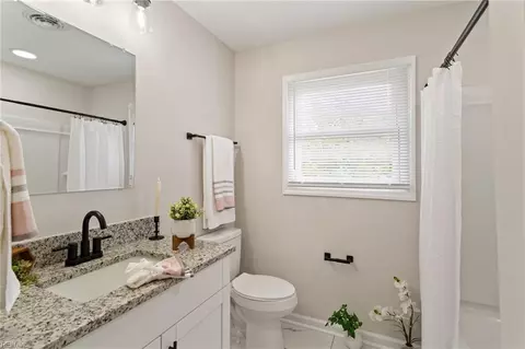 Bath - 8 Overton Dr, Hampton, VA 23666 photo 2 of 5