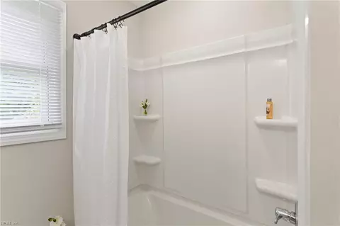 Bath - 8 Overton Dr, Hampton, VA 23666 photo 1 of 5