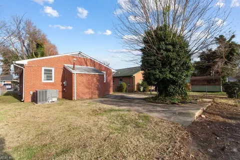 Exterior - 9 Douglas St, Hampton, VA 23663 photo 3 of 5