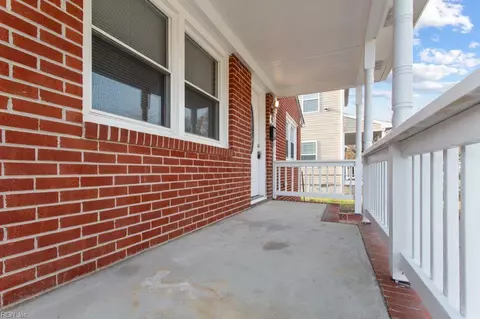 Exterior - 9 Douglas St, Hampton, VA 23663 photo 4 of 5