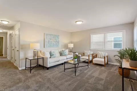 Living - 9 Douglas St, Hampton, VA 23663 photo 1 of 4