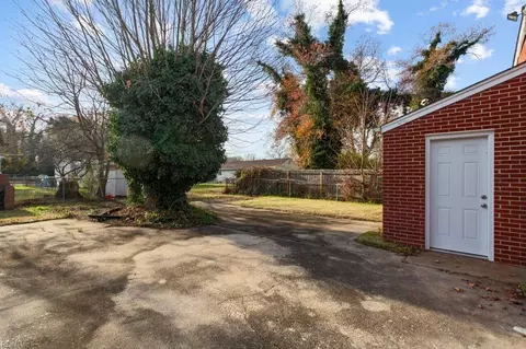 Exterior - 9 Douglas St, Hampton, VA 23663 photo 1 of 5