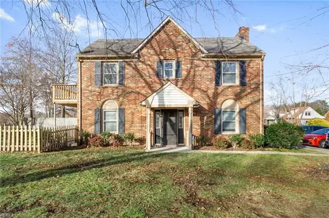 17 Dawn Ln, Hampton, VA 23666