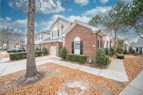 1472 Otterbourne Cir, Chesapeake, VA 23320