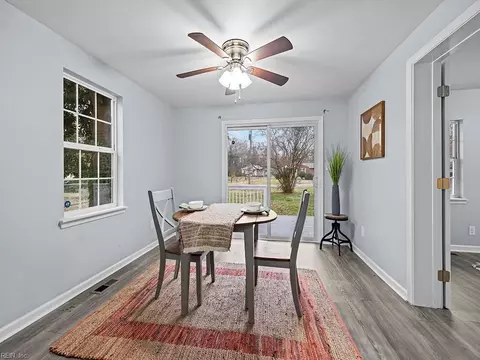 Dining - 64 Henry St, Hampton, VA 23669 photo 1 of 3