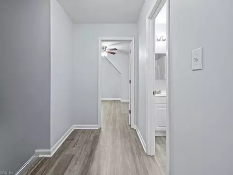 Entry Way - 64 Henry St, Hampton, VA 23669 photo 2 of 3
