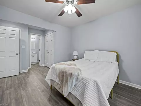 Bedroom - 64 Henry St, Hampton, VA 23669 photo 4 of 10