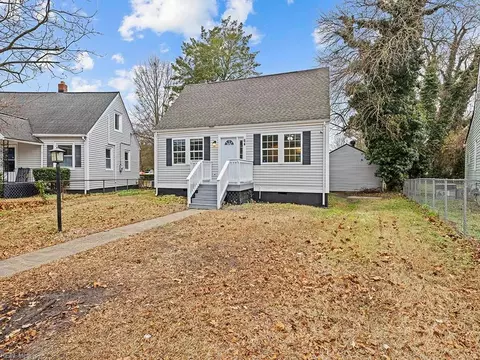 Exterior - 64 Henry St, Hampton, VA 23669 photo 7 of 8