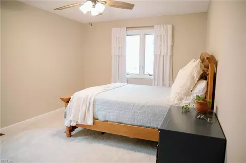 Bedroom - 19 Riverside Dr, Smithfield, VA 23430 photo 3 of 7