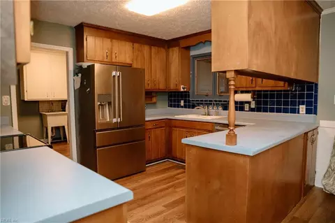 Kitchen - 19 Riverside Dr, Smithfield, VA 23430 photo 1 of 2