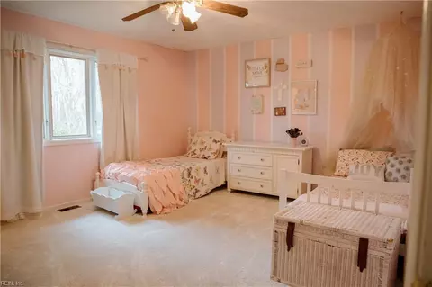 Bedroom - 19 Riverside Dr, Smithfield, VA 23430 photo 1 of 7
