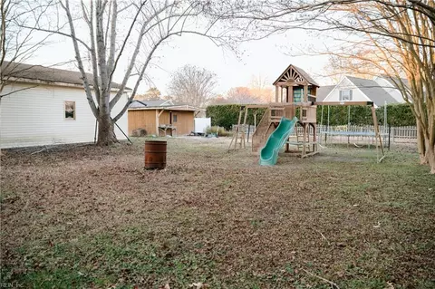 Exterior - 19 Riverside Dr, Smithfield, VA 23430 photo 5 of 5