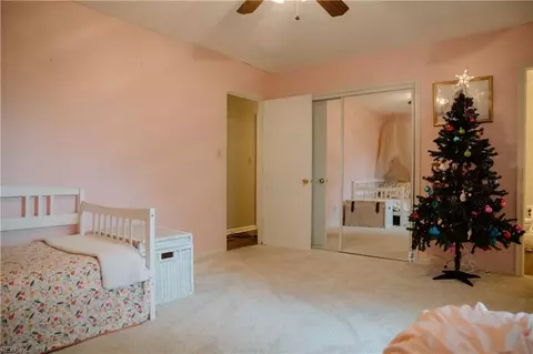 Bedroom - 19 Riverside Dr, Smithfield, VA 23430 photo 2 of 7