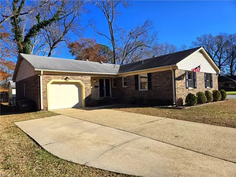 35 Teresa Dr, Hampton, VA 23666