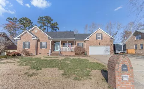 3329 Mintonville Point Dr, Suffolk, VA 23435