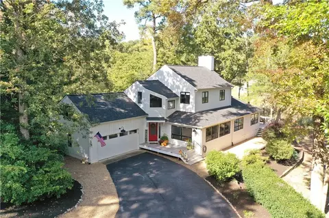 9019 River Crescent Dr, Suffolk, VA 23433