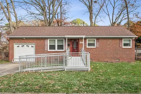 109 Prince James Dr, Hampton, VA 23669