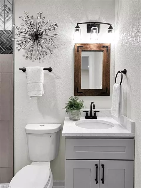 Bath - 7044 Gregory Dr, Norfolk, VA 23513 photo 2 of 5