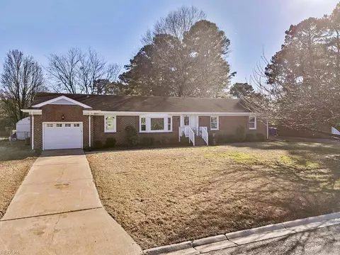 5628 River Bluff Dr, Suffolk, VA 23435