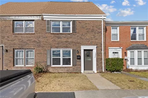1200 White Birch Ln, Virginia Beach, VA 23453