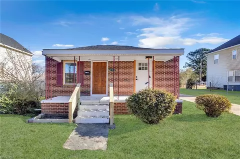 742 Dill Rd, Suffolk, VA 23434