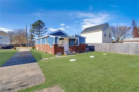 742 Dill Rd, Suffolk, VA 23434 photo 3