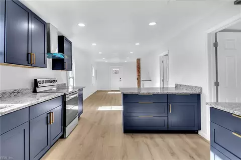 742 Dill Rd, Suffolk, VA 23434 photo 9