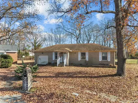 1720 Higgins St, Chesapeake, VA 23324