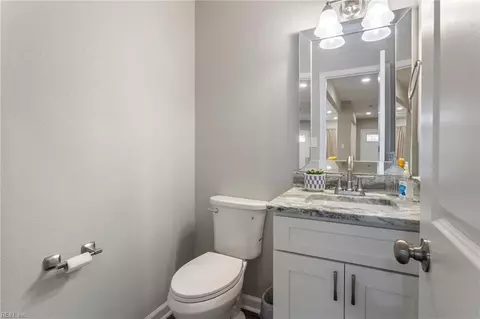 Bath - 527 W 38th St, Norfolk, VA 23508 photo 3 of 3