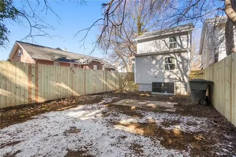 Exterior - 527 W 38th St, Norfolk, VA 23508 photo 2 of 3