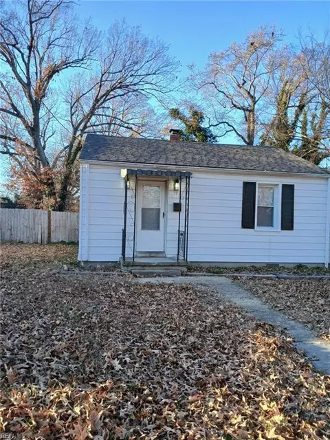 17 E Pollux Cir, Portsmouth, VA 23701