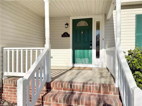 Exterior - 311 Watson Dr, Smithfield, VA 23430 photo 2 of 4