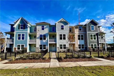1067 Butte Ln, Chesapeake, VA 23320