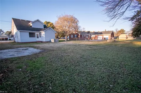 Exterior - 705 Shell Rd, Chesapeake, VA 23323 photo 6 of 7