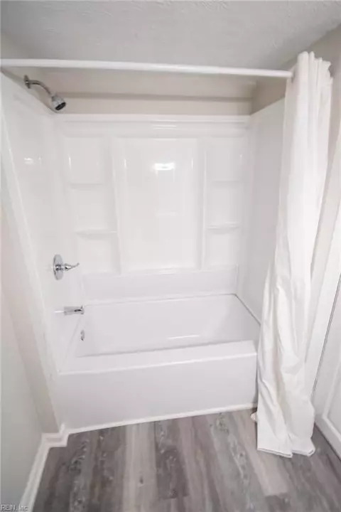 Bath - 705 Shell Rd, Chesapeake, VA 23323 photo 6 of 7