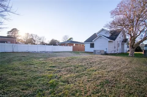Exterior - 705 Shell Rd, Chesapeake, VA 23323 photo 7 of 7