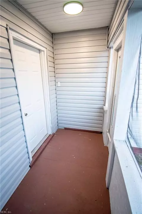 Exterior - 705 Shell Rd, Chesapeake, VA 23323 photo 4 of 7
