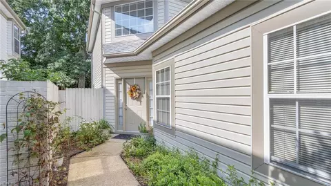 908 Nicklaus Dr, Newport News, VA 23602