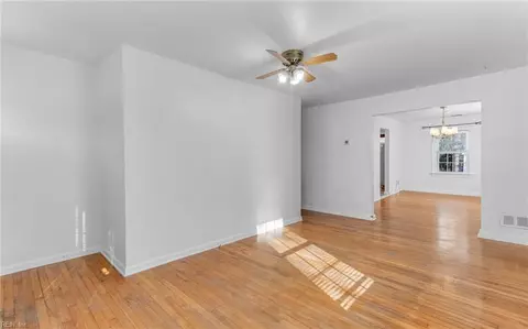 5610 Hampton Blvd, Norfolk, VA 23508 photo 5