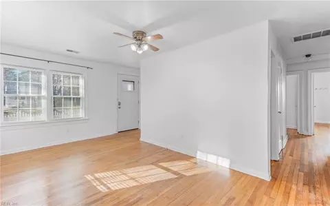 5610 Hampton Blvd, Norfolk, VA 23508 photo 3